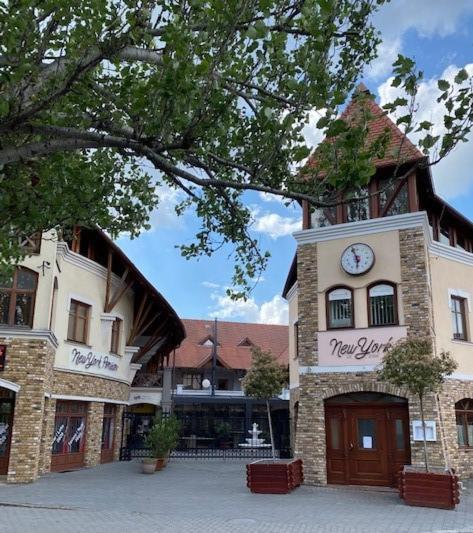 New York Pension Dunajská Streda Dış mekan fotoğraf
